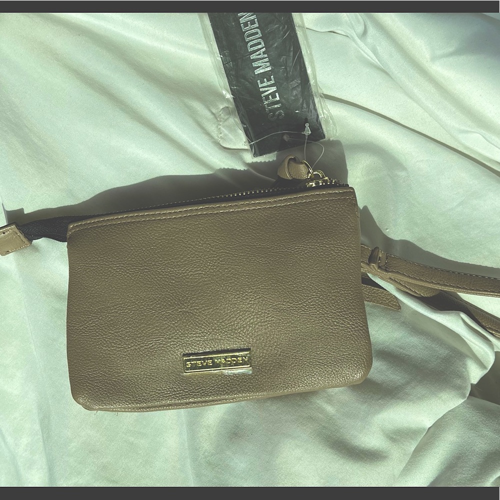 NEW Steve Madden Wristlet